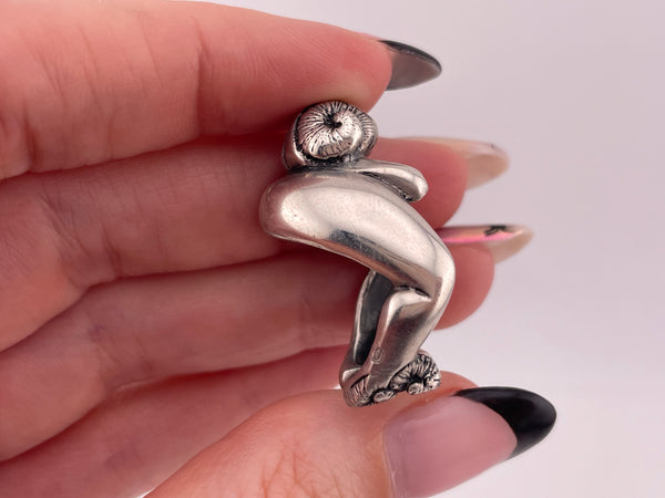 size 6.75/7 sterling silver rare artisan Jaclyn Davidson woman creature ring
