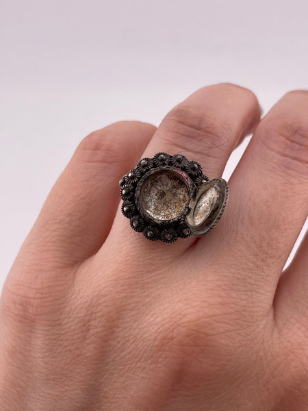 size 6.5 sterling silver poison locket ring **AS IS**