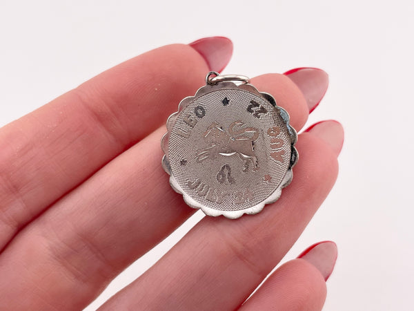 sterling silver Leo scalloped edge zodiac sign pendant