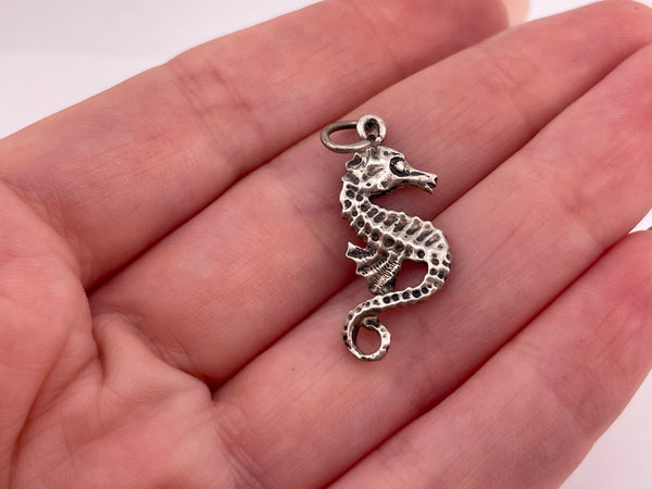 sterling silver seahorse pendant