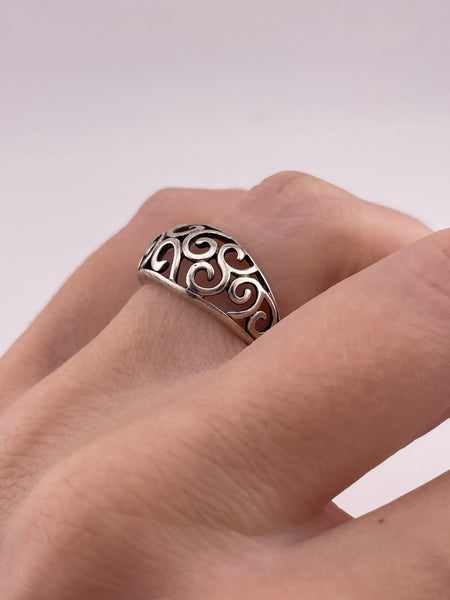 size 6.5 sterling silver swirl cut-out design ring