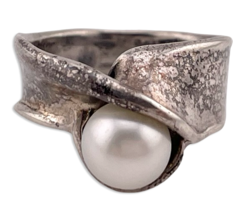 size 6 sterling silver pearl ring