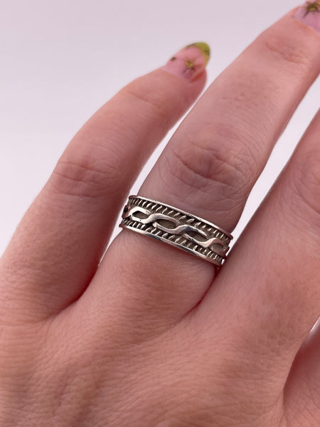 size 7 sterling silver stoneless entwined design band ring