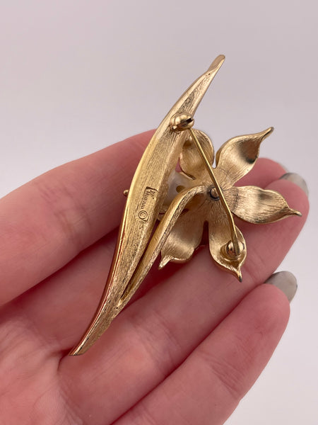 Crown Trifari daffodil flower vintage costume brooch