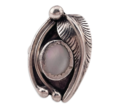 size 5.5 sterling silver mother of pearl ring
