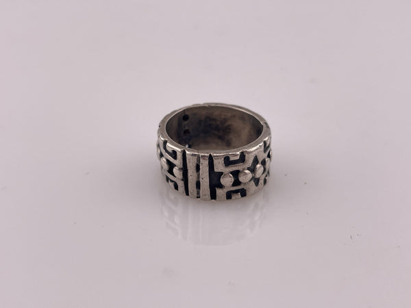 size 4.75 sterling silver stoneless textured design band ring