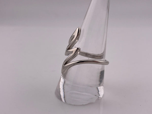 size 9 sterling silver rhodium plated zig zag ring