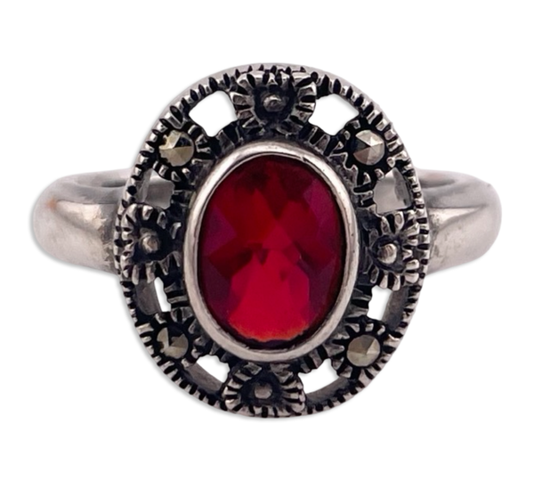 size 8 sterling silver faceted red glass marcasite ring