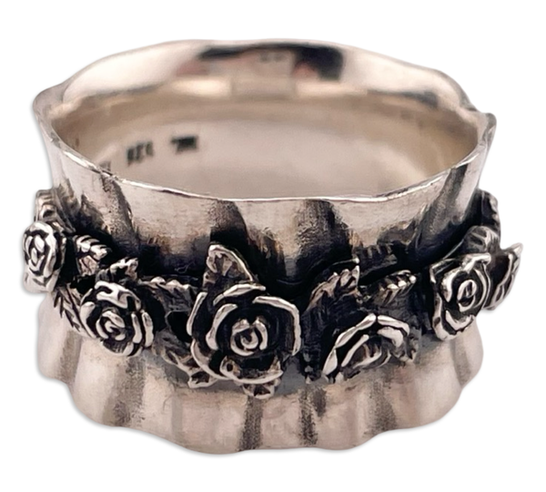 size 7.75 sterling silver rose flower curved band ring