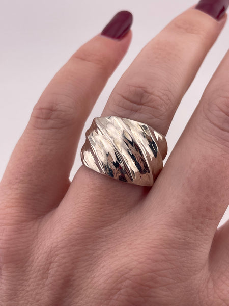 size 7.25 rhodium plated sterling silver hammered textured stoneless ring