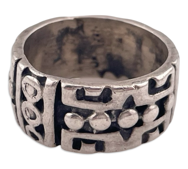 size 4.75 sterling silver stoneless textured design band ring