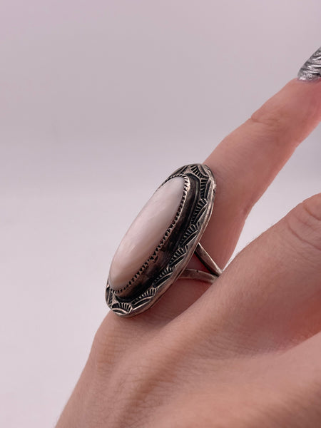size 5.25 sterling silver mother of pearl stamped ring