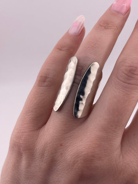 size 6.75 sterling silver Dominque Dinouart chunky hammered stoneless ring