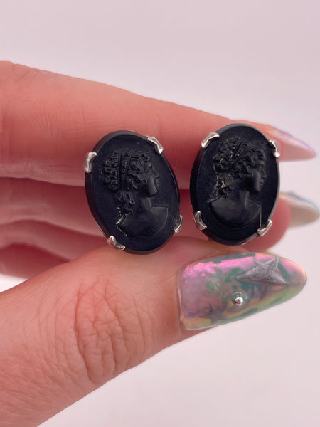sterling silver molded plastic cameo screw-back earrings