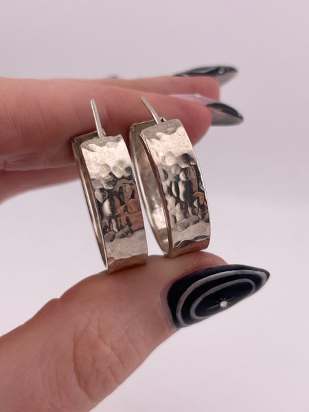 sterling silver 1" hammered hoop post earrings