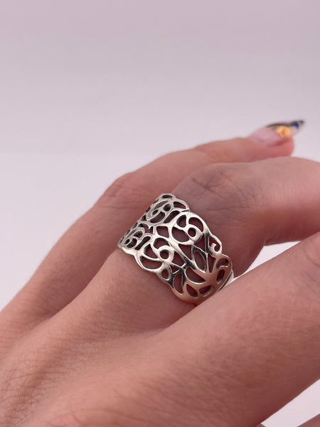 size 7 sterling silver stoneless cut-out design ring