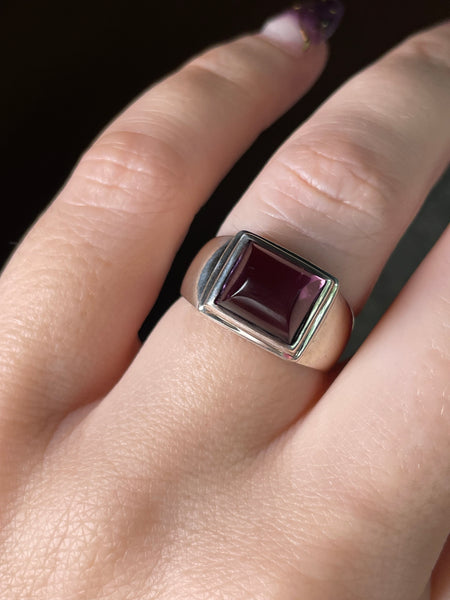 size 6.75 sterling silver shaped purple glass rectangle ring