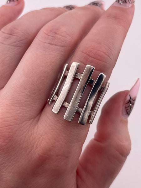 size 7 sterling silver stoneless bar cut-out ring