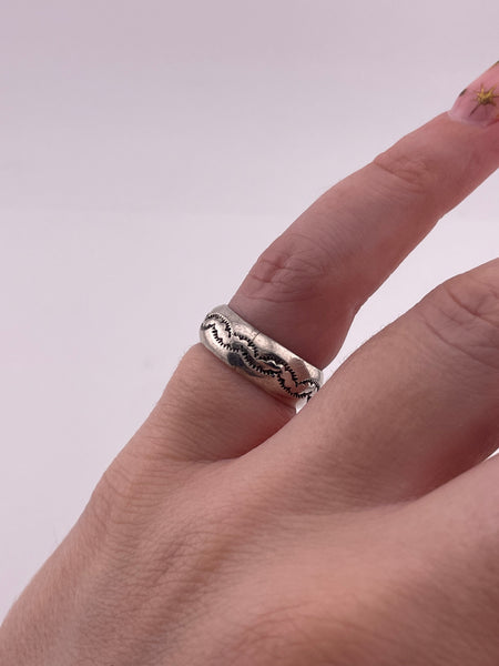size 4 sterling silver stamped band ring