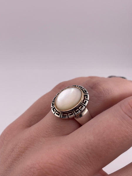 size 6.25 sterling silver mother of pearl ring