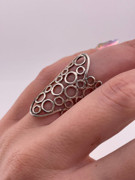 size 5.75 sterling silver stoneless circle pattern ring