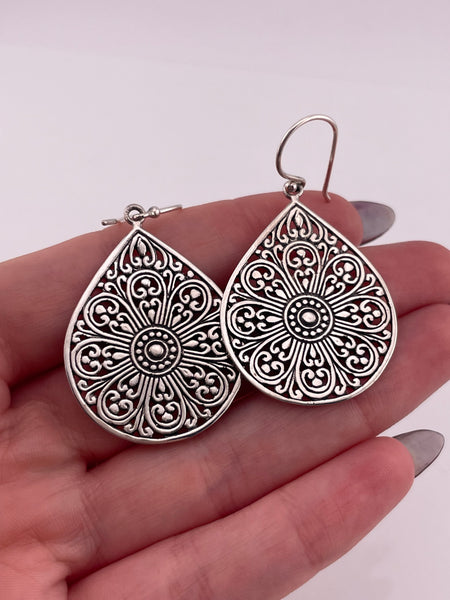 sterling silver stoneless flower cut-out dangle earrings