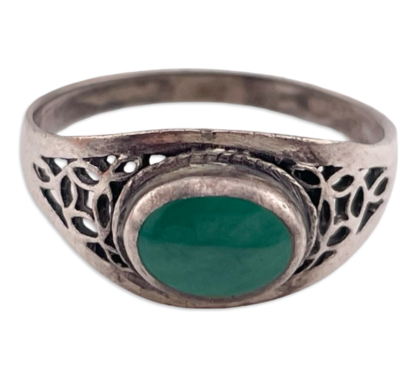 size 8 sterling silver malachite ring