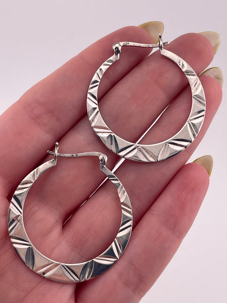 rhodium plated sterling silver 1" textured flat hoop earrings