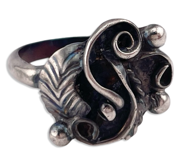 size 6 sterling silver stoneless leaf ring