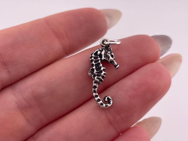sterling silver seahorse pendant