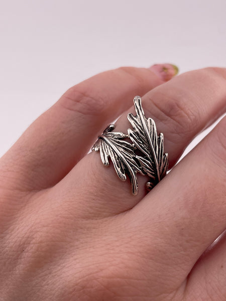 size 6 sterling silver leaf ring