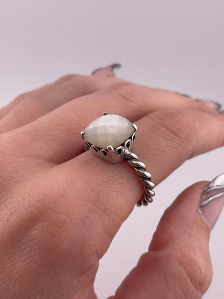 size 8.5 sterling silver Pandora mother of pearl twisted band ring