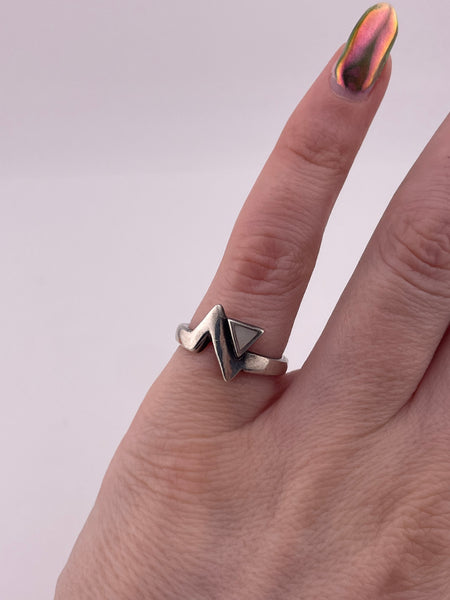 size 5 sterling silver mother of pearl ring