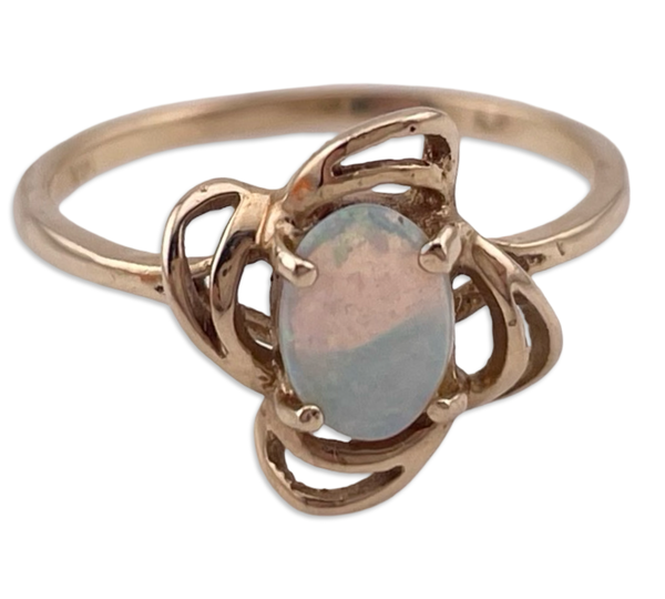 size 7 14k yellow gold opal ring