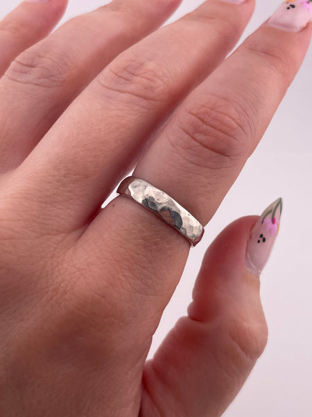 size 7.75 sterling silver hammered band ring