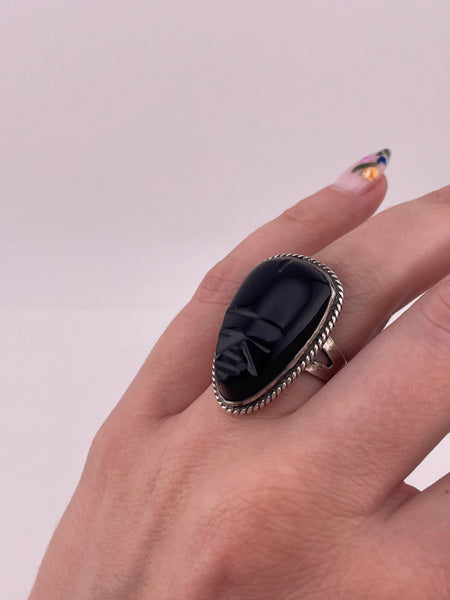 size 6.25 sterling silver rhodium plated carved black onyx face ring