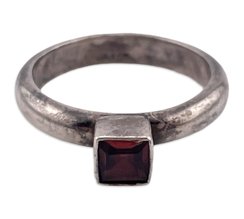 size 5.5 sterling silver faceted garnet ring