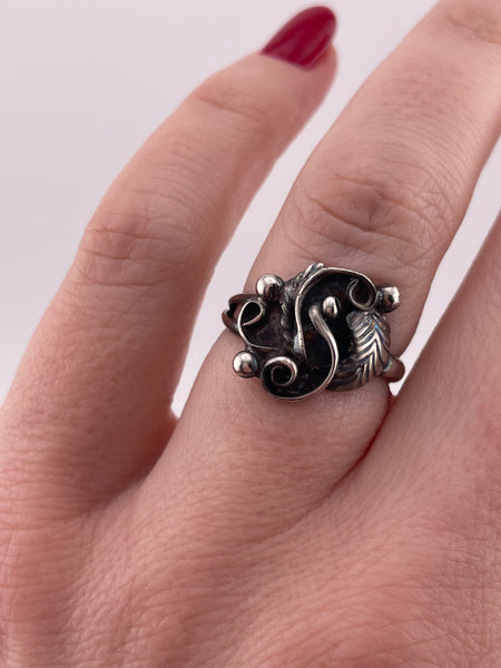 size 6 sterling silver stoneless leaf ring