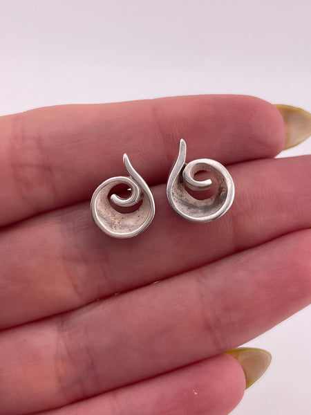 sterling silver small stoneless swirl post earrings