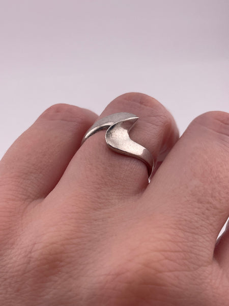 size 7.25 sterling silver stoneless squiggle ring
