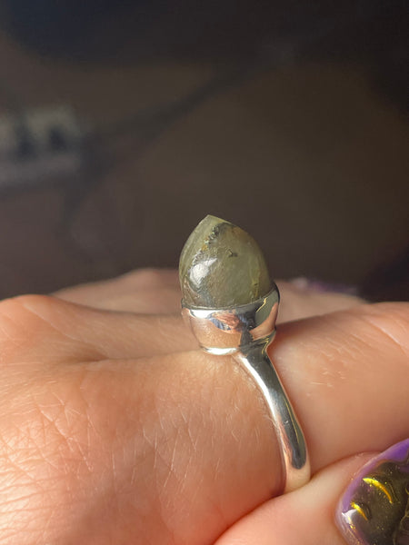 size 8 sterling silver shaped pointy labradorite ring