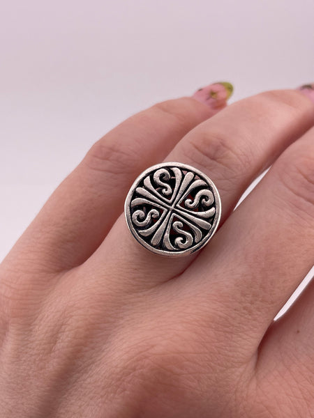 size 5.5 sterling silver stoneless cut-out round cross ring