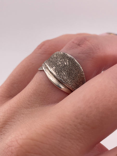 size 6.75 sterling silver stoneless textured sparkly ring