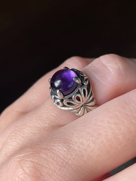 size 6 sterling silver domed amethyst cut-out ring