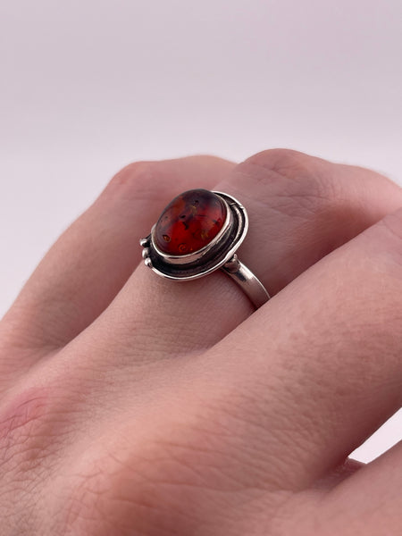 size 6.75 sterling silver oval amber leaf detail ring