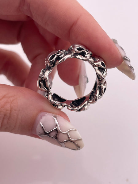 size 8 sterling silver skull band ring