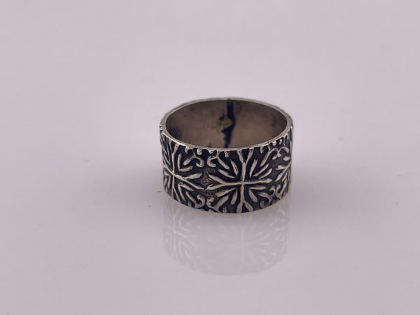 size 5.75 sterling silver cross band ring
