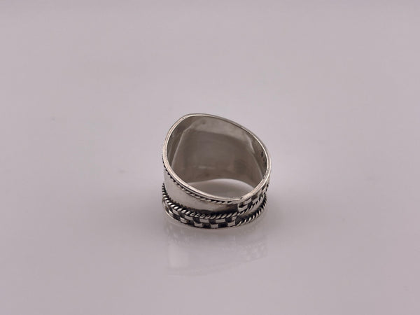 size 5.5 sterling silver stoneless wide band checkered ring