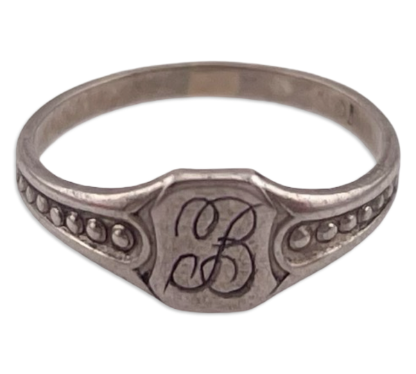 size .5 10k white gold 'B' letter initial signet ring