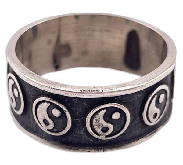 size 8.5 sterling silver yin-yang band ring